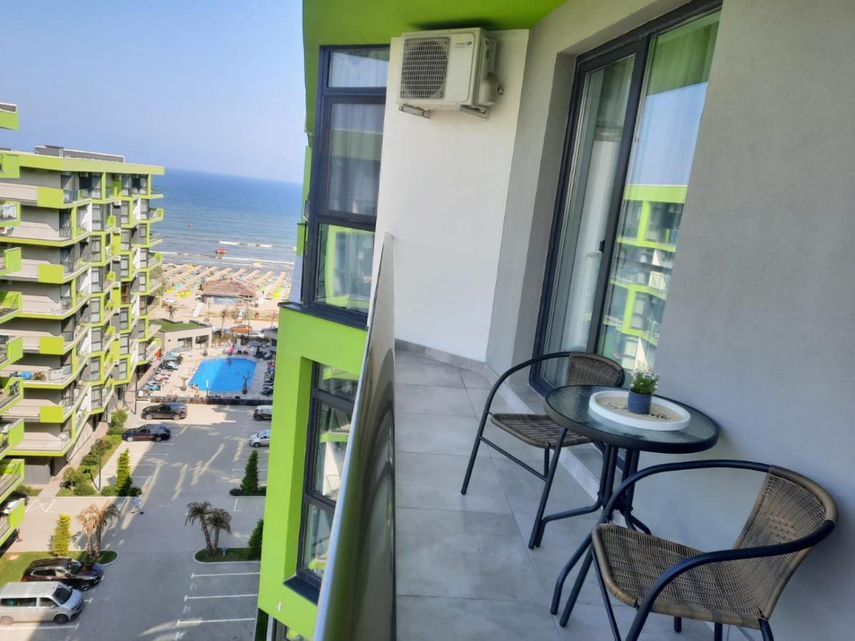 Apartament Rebeca Lux By Alezzi Beach Resort Năvodari Екстериор снимка