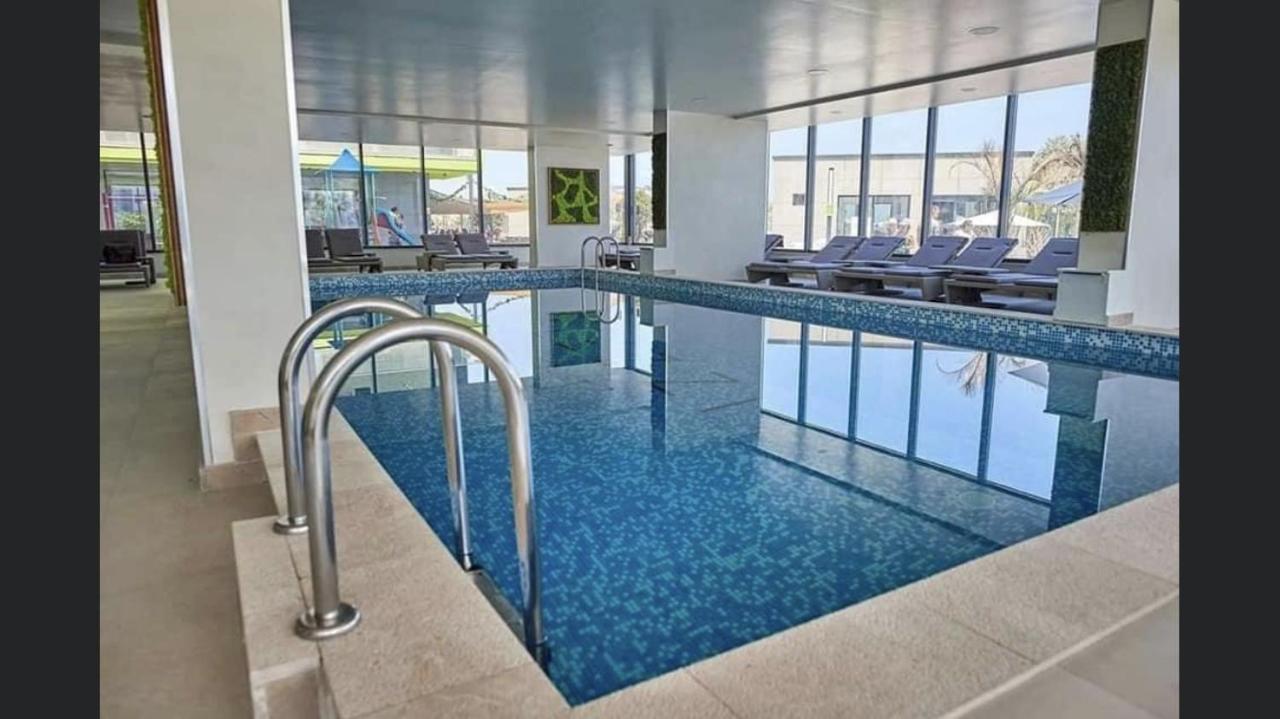 Apartament Rebeca Lux By Alezzi Beach Resort Năvodari Екстериор снимка