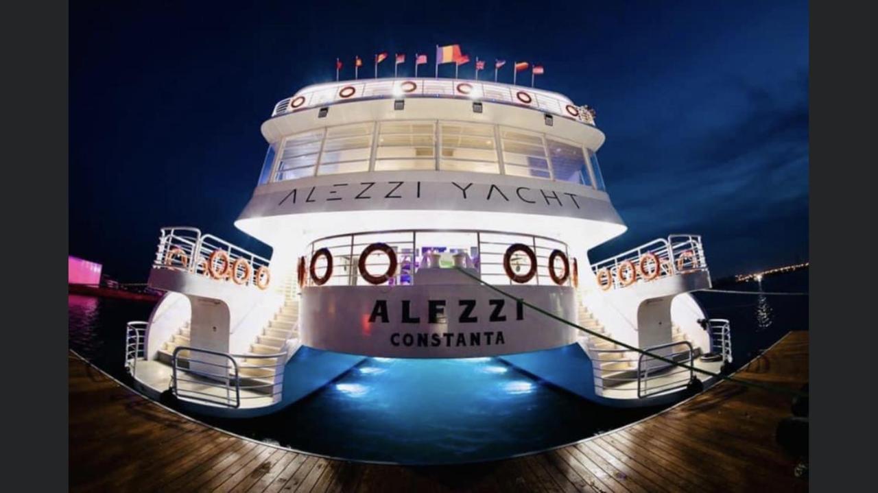 Apartament Rebeca Lux By Alezzi Beach Resort Năvodari Екстериор снимка